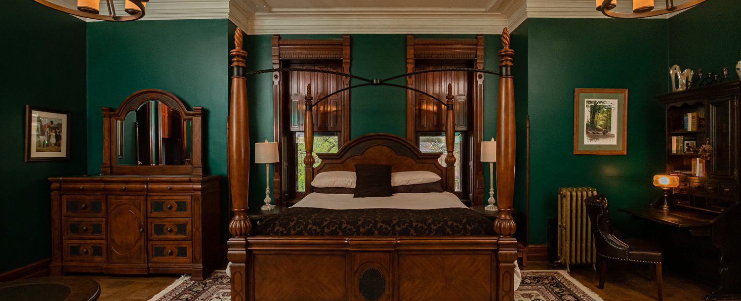 Colonel's Green Room Bedroom