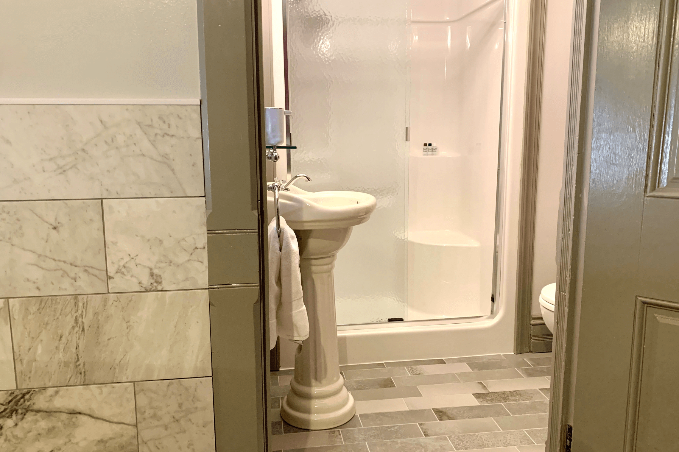 Grand Tour Bathroom