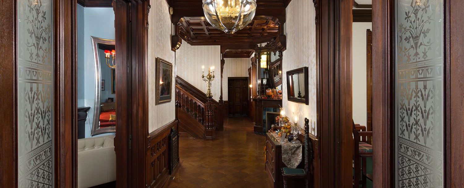 Reynolds Mansion Entrance